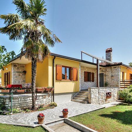 Lovric House With Apartments Umago Esterno foto