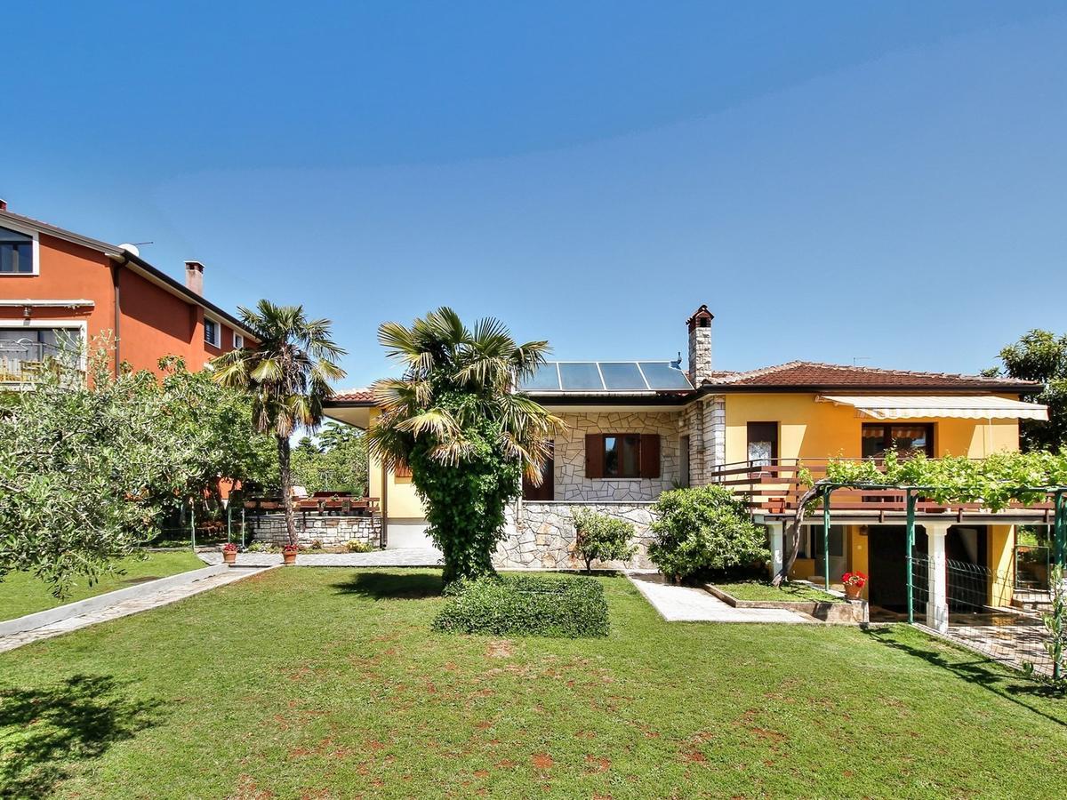 Lovric House With Apartments Umago Esterno foto
