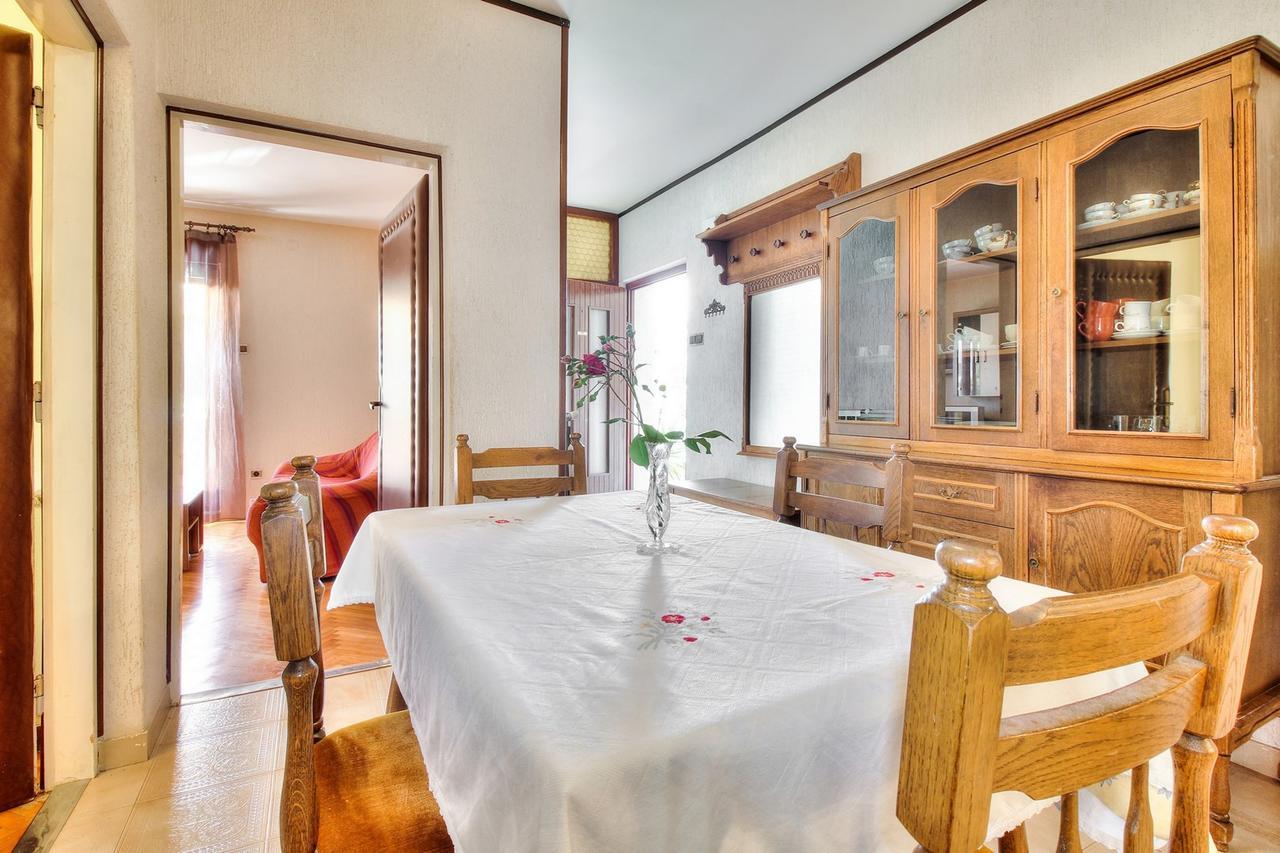 Lovric House With Apartments Umago Esterno foto