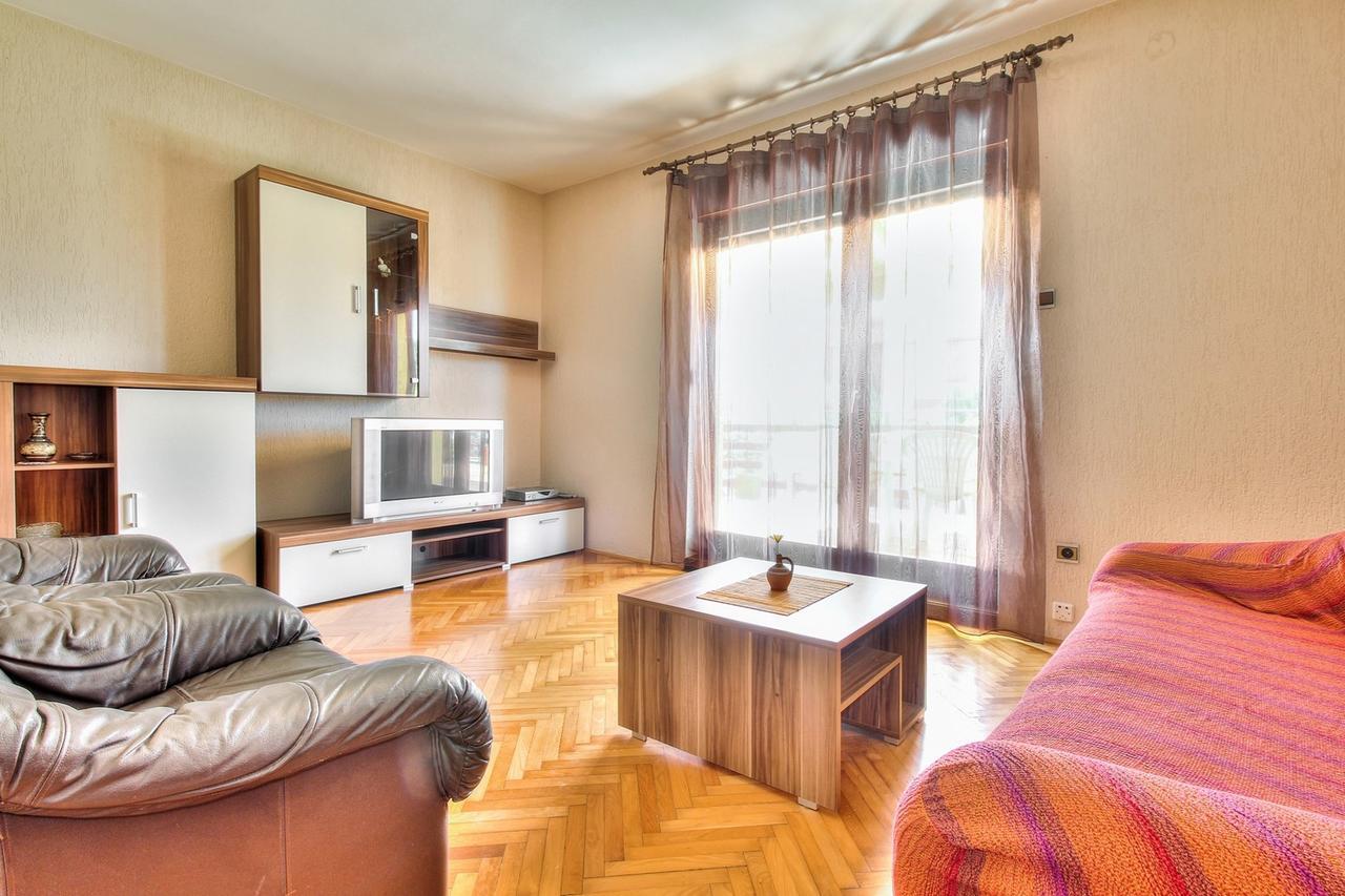 Lovric House With Apartments Umago Esterno foto